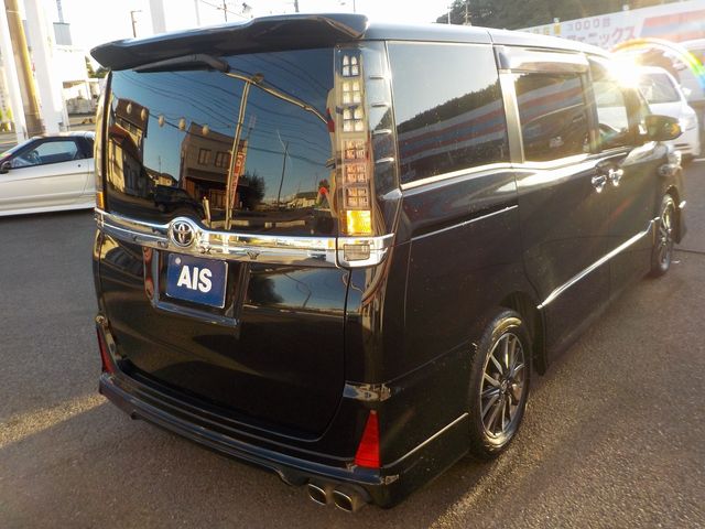 Toyota VOXY 2016-04 24935-5