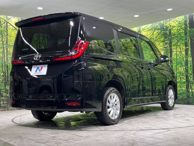 Toyota NOAH 2022-12 193652-17