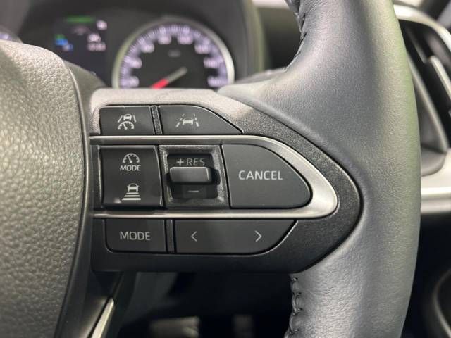 Toyota NOAH 2022-12 193652-4