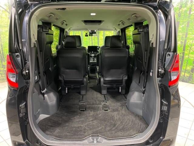 Toyota NOAH 2022-12 193652-11