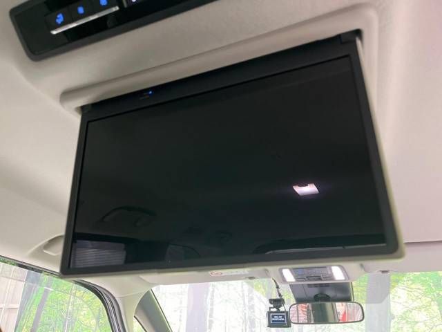Toyota NOAH 2022-12 193652-3