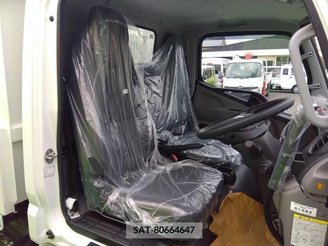 Mitsubishi CANTER 2023-10 294551-7