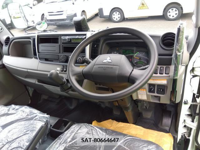 Mitsubishi CANTER 2023-10 294551-8