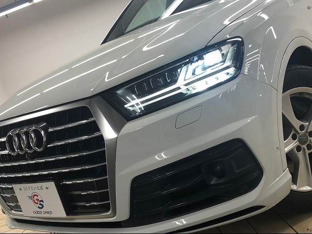 Audi Q7 2017-02 22421-17