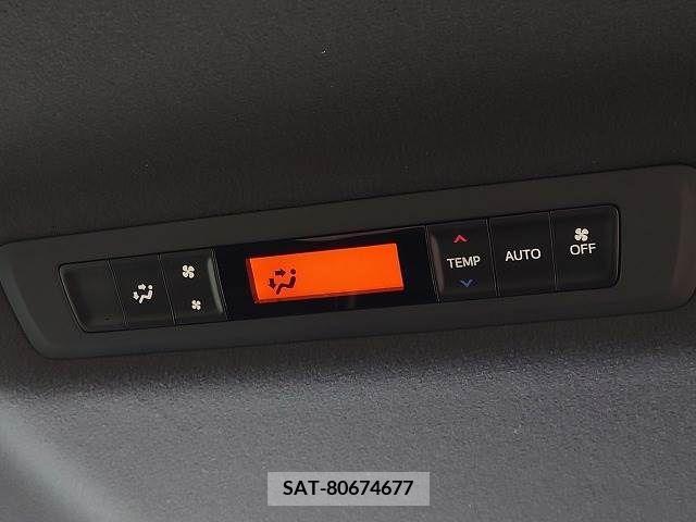 Toyota VOXY 2018-10 370391-5