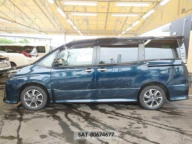 Toyota VOXY 2018-10 370391-14