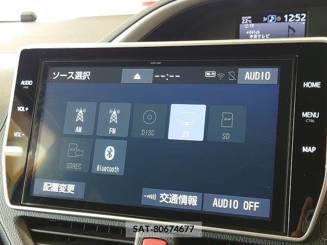 Toyota VOXY 2018-10 370391-3