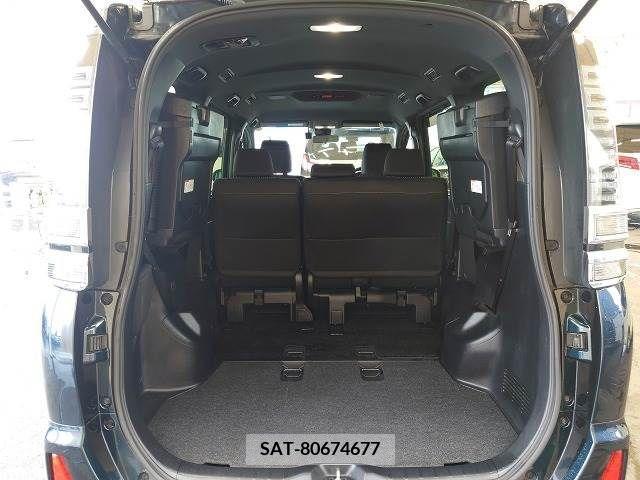 Toyota VOXY 2018-10 370391-11