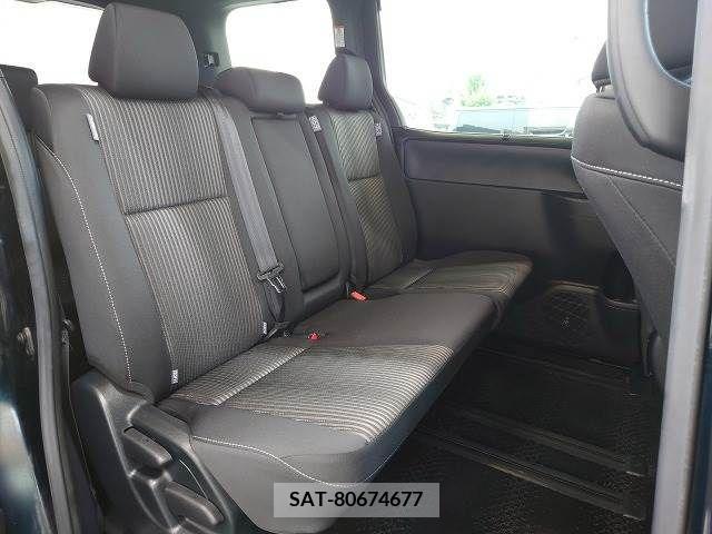 Toyota VOXY 2018-10 370391-9
