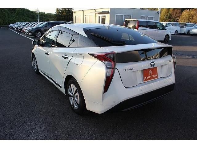 Toyota PRIUS 2016-03 193135-8