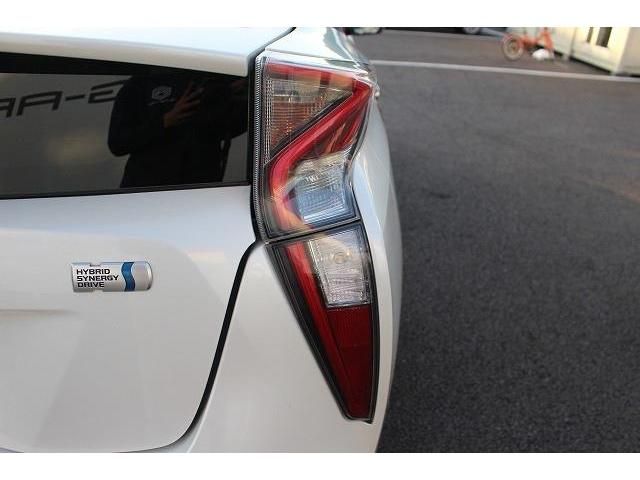 Toyota PRIUS 2016-03 193135-11