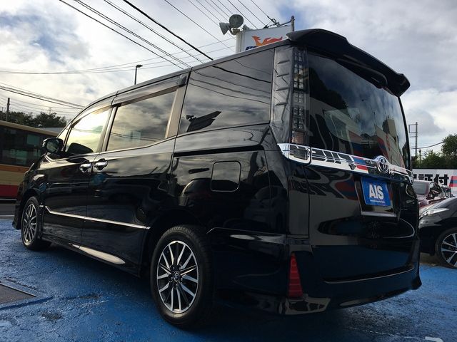 Toyota VOXY 2016-08 6828-4