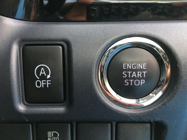 Toyota VOXY 2016-08 6828-19