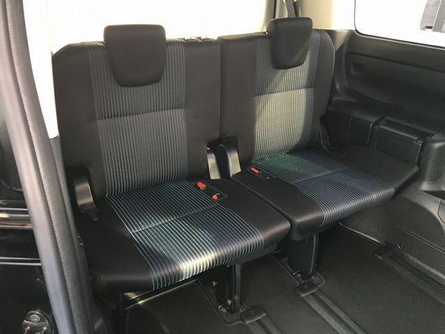 Toyota VOXY 2016-08 6828-17