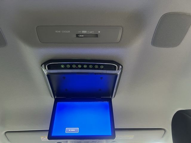 Toyota VOXY 2016-08 6828-26