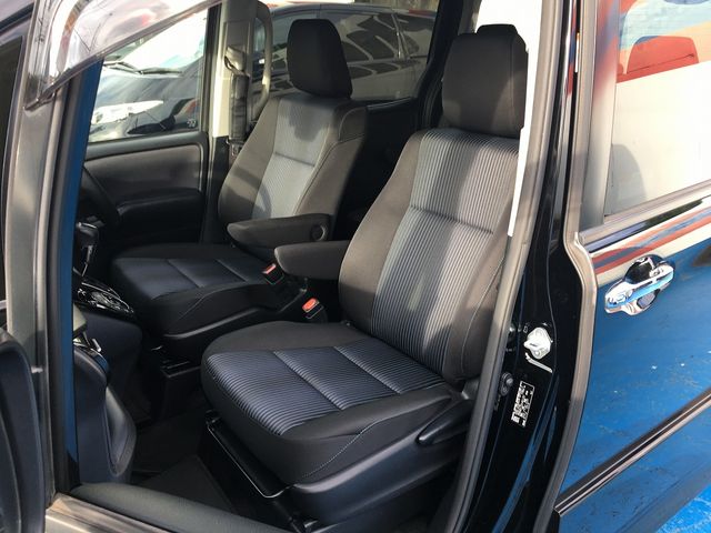 Toyota VOXY 2016-08 6828-14