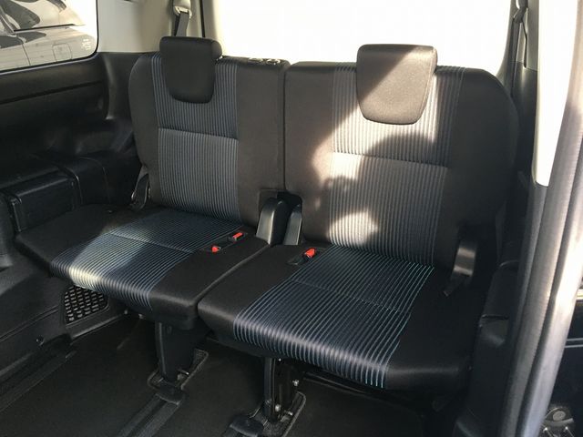 Toyota VOXY 2016-08 6828-18