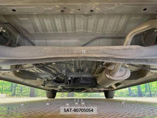 Honda N BOX 2018-04 380127-19