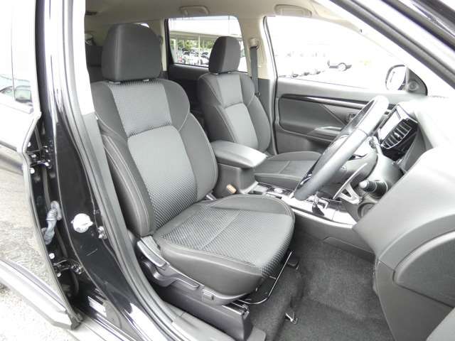Mitsubishi OUTLANDER 2019-10 16476-6