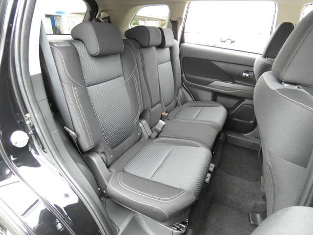 Mitsubishi OUTLANDER 2019-10 16476-7