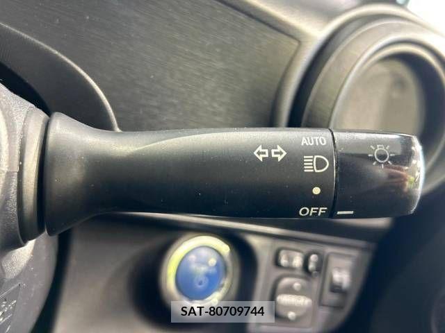 Toyota AQUA 2013-05 356199-6