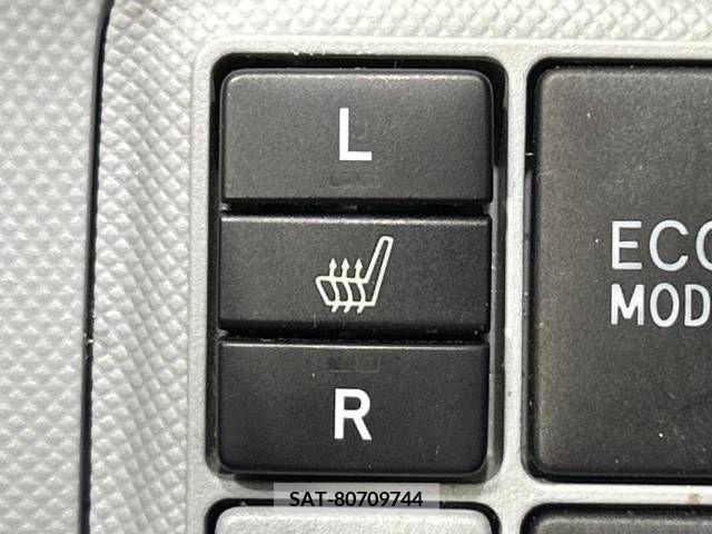 Toyota AQUA 2013-05 356199-4
