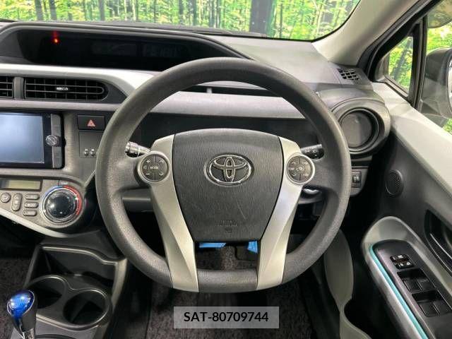 Toyota AQUA 2013-05 356199-11