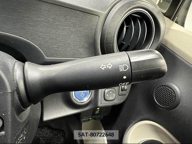 Toyota AQUA 2013-12 213061-6