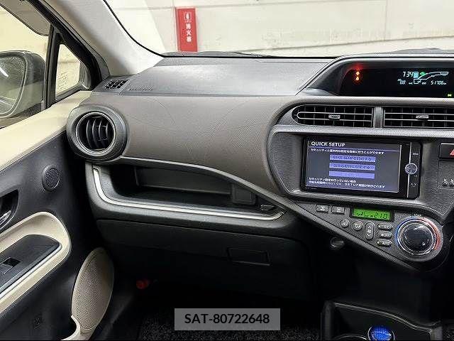 Toyota AQUA 2013-12 213061-11
