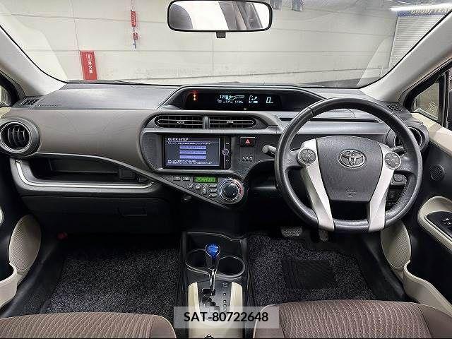 Toyota AQUA 2013-12 213061-1