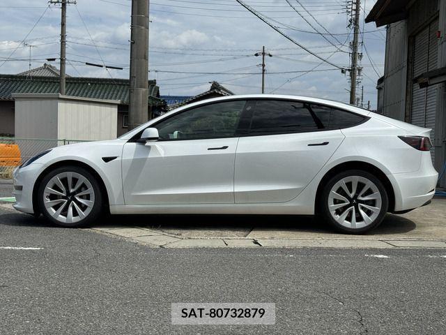 Tesla MODEL 3 2021-06 394654-11