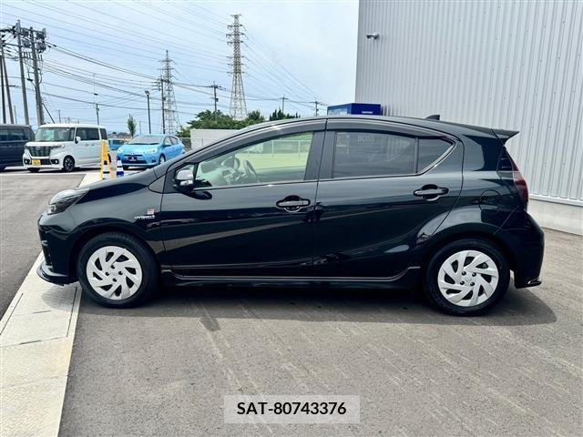 Toyota AQUA 2019-06 260886-9