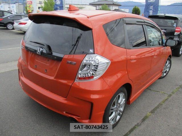 Honda FIT 2010-11 303315-1