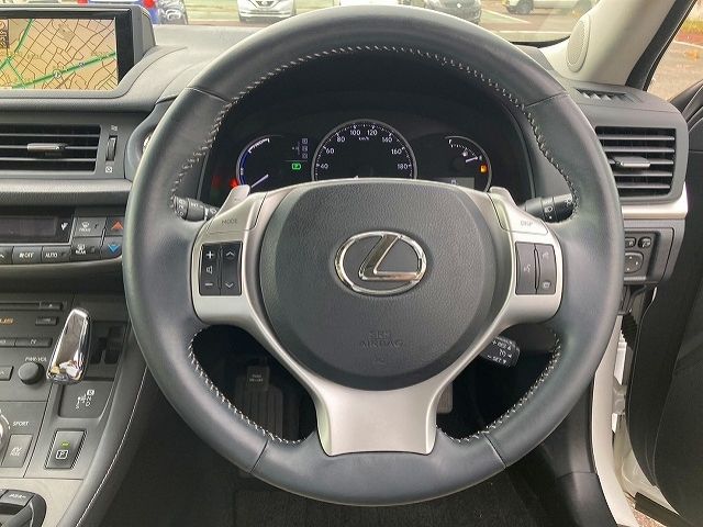 Lexus CT 2011-03 15411-13