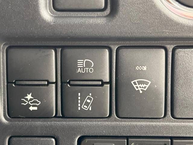 Toyota VOXY 2018-01 192150-6
