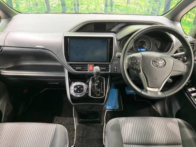 Toyota VOXY 2018-01 192150-1