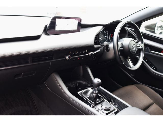 Mazda MAZDA3 2021-03 8400-1