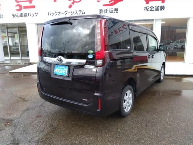 Toyota NOAH 2016-02 188764-1
