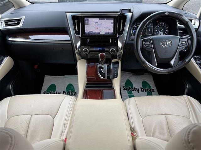 Toyota ALPHARD HYBRID 2015-06 195135-12