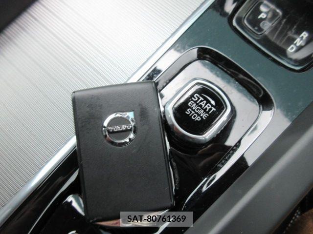 Volvo XC60 2021-12 338210-23