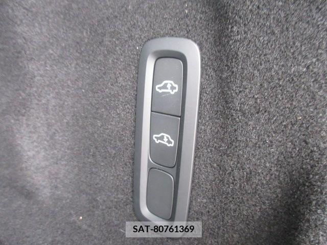 Volvo XC60 2021-12 338210-26