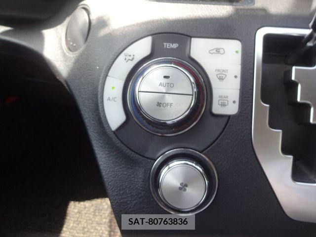 Toyota SIENTA 2016-07 285056-16
