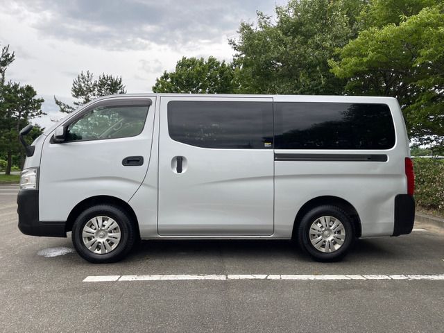 Nissan NV350 Caravan 2016-05 8026-8