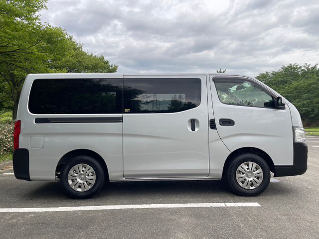 Nissan NV350 Caravan 2016-05 8026-7