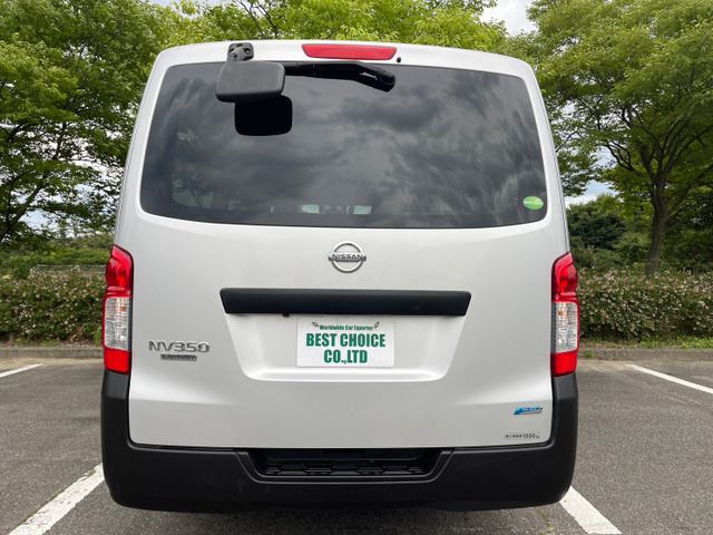Nissan NV350 Caravan 2016-05 8026-6