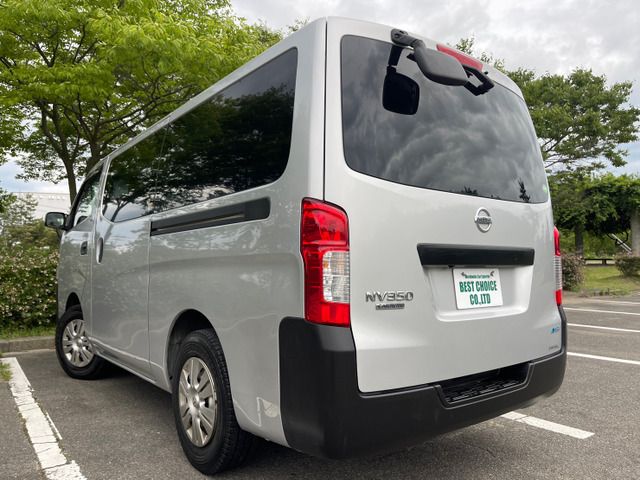 Nissan NV350 Caravan 2016-05 8026-4