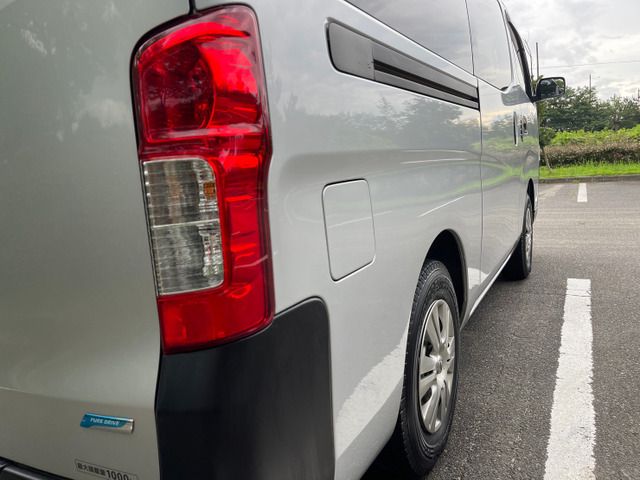 Nissan NV350 Caravan 2016-05 8026-19