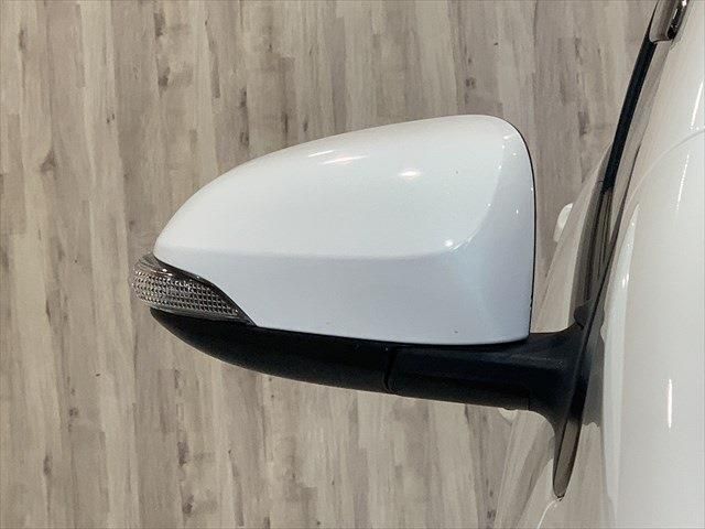 Toyota AQUA 2012-11 193890-11
