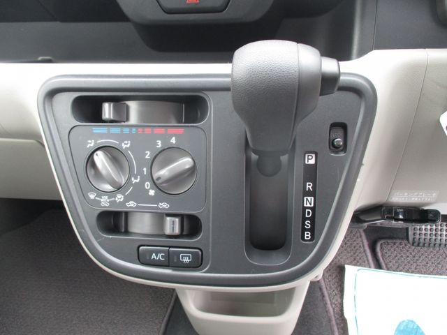 Toyota PASSO 2016-10 15981-20