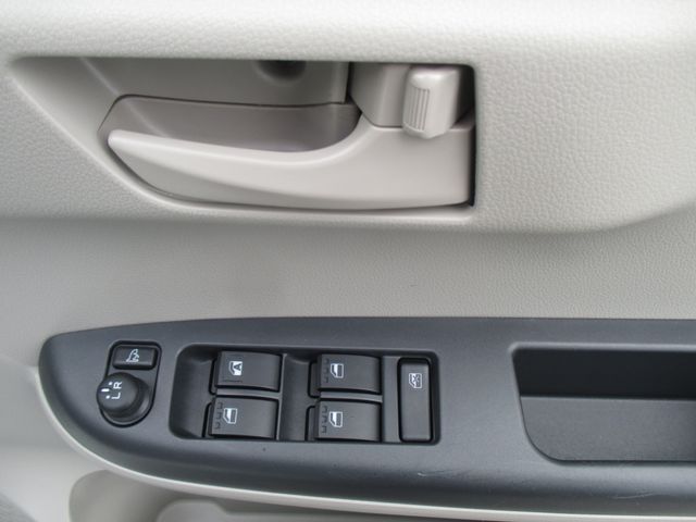 Toyota PASSO 2016-10 15981-24
